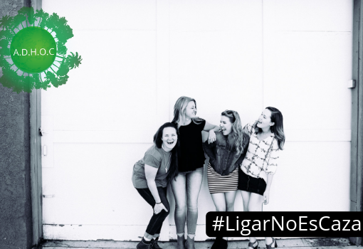 grupo de amigas pasándolo bien